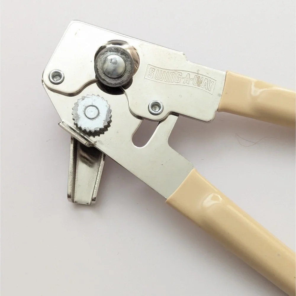 Vintage Swing Away Can Opener Cream Handle Grips Manual 6.5